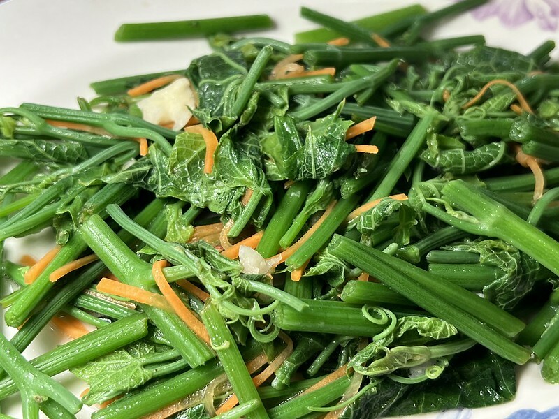 【台灣，嘉義縣，阿里山】在地的好滋味，街角永富苦茶油雞(允裕餐飲)。（阿里山美食/樂野部落美食A