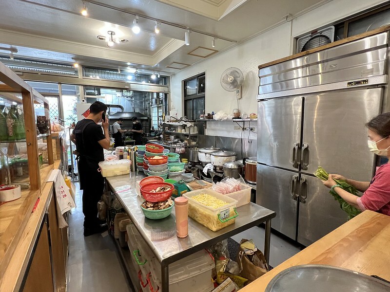 【台灣，嘉義縣，阿里山】在地的好滋味，街角永富苦茶油雞(允裕餐飲)。（阿里山美食/樂野部落美食A
