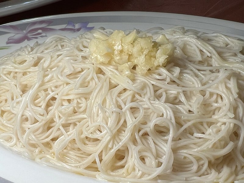 【台灣，嘉義縣，阿里山】在地的好滋味，街角永富苦茶油雞(允裕餐飲)。（阿里山美食/樂野部落美食A