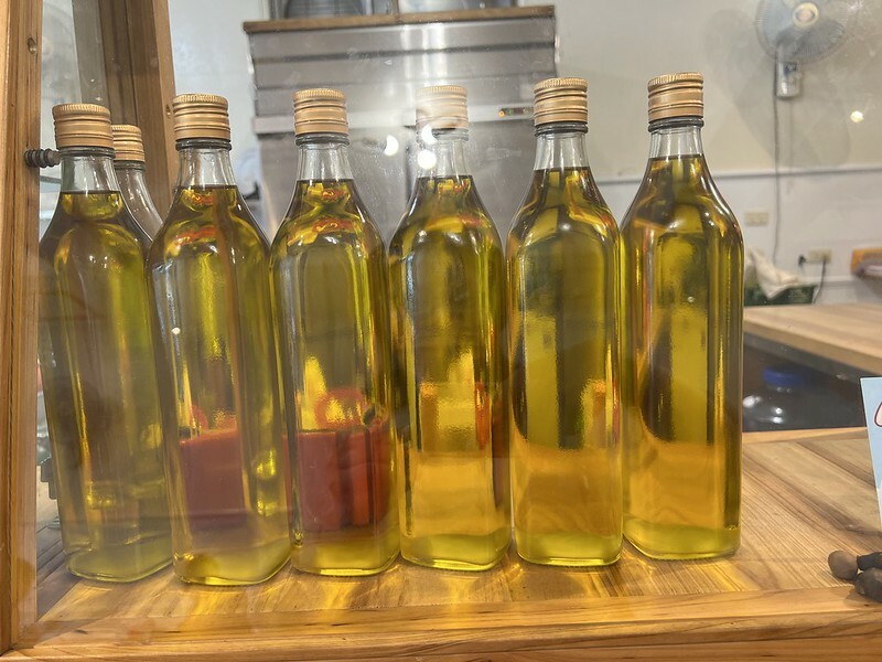 【台灣，嘉義縣，阿里山】在地的好滋味，街角永富苦茶油雞(允裕餐飲)。（阿里山美食/樂野部落美食A