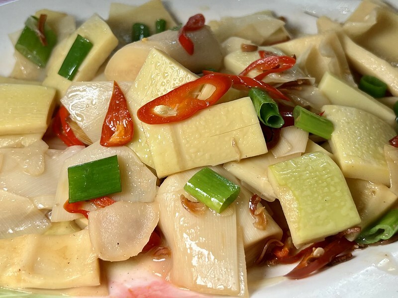 【台灣，嘉義縣，阿里山】在地的好滋味，街角永富苦茶油雞(允裕餐飲)。（阿里山美食/樂野部落美食A