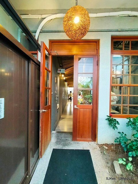 「鯉魚 The Carp」餐廳(Taiwanese & Japanese dishes restaurant), mullet roe fried rice , spicy fried noodle &Matsusaka meat ramen), Taipei, Taiwan, Mar 11, 2022.