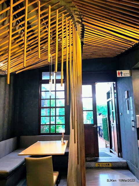 「鯉魚 The Carp」餐廳(Taiwanese & Japanese dishes restaurant), mullet roe fried rice , spicy fried noodle &Matsusaka meat ramen), Taipei, Taiwan, Mar 11, 2022.