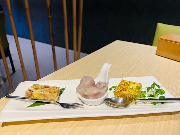 大稻程迪化街時尚料理:鯉魚 The Carp。主打烏魚子創意