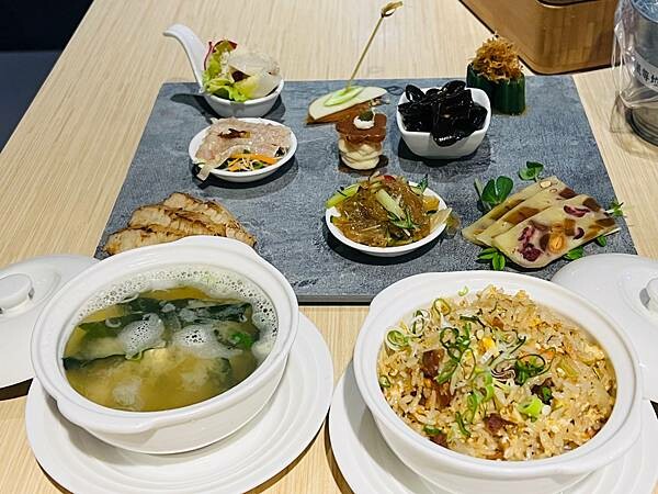 大稻程迪化街時尚料理:鯉魚 The Carp。主打烏魚子創意