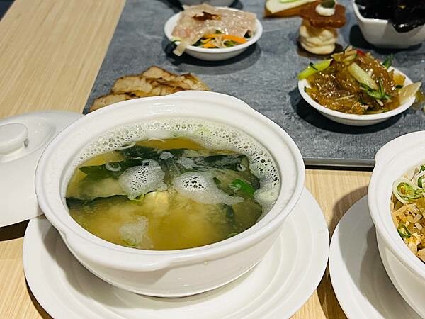 大稻程迪化街時尚料理:鯉魚 The Carp。主打烏魚子創意