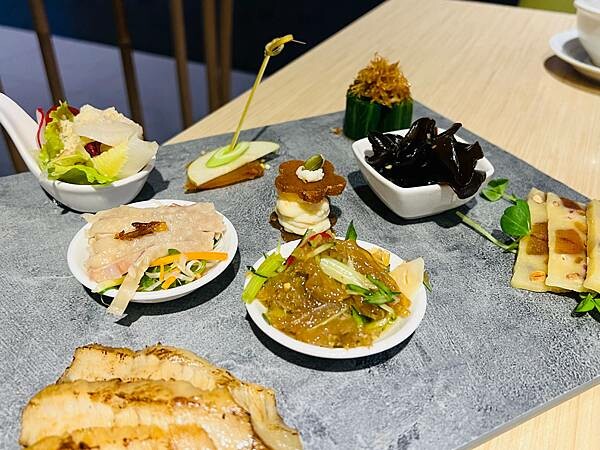 大稻程迪化街時尚料理:鯉魚 The Carp。主打烏魚子創意