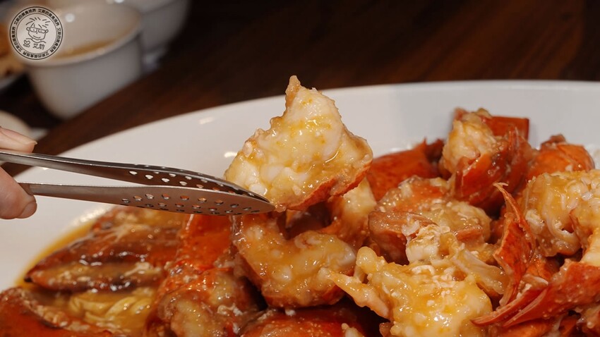 【 難定私廚 】2023春夏新菜上桌囉!法國進口正龍鱈外酥內鮮嫩讓人口水直流,用15年陳皮浸泡後烤出的烤鴨肉