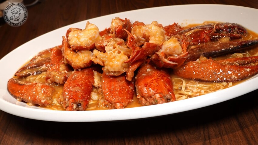 【 難定私廚 】2023春夏新菜上桌囉!法國進口正龍鱈外酥內鮮嫩讓人口水直流,用15年陳皮浸泡後烤出的烤鴨肉