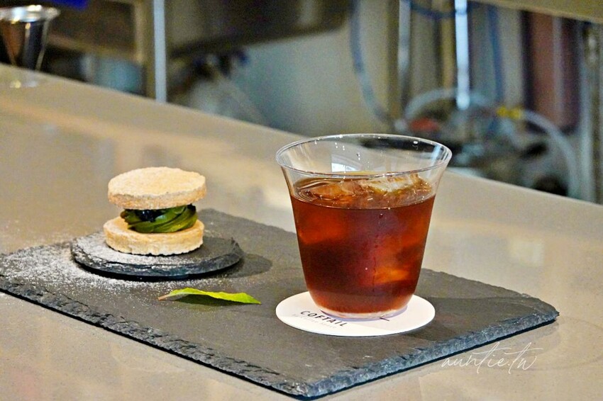 【台北】圓山站｜Coftail Taipei 酒咖，春末 Umai Set ，達克瓦茲、杏仁酒布丁