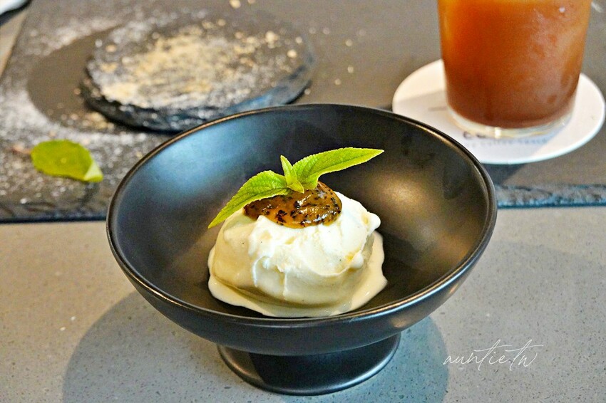 【台北】圓山站｜Coftail Taipei 酒咖，春末 Umai Set ，達克瓦茲、杏仁酒布丁