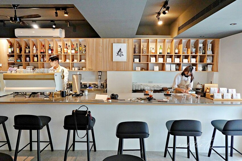 【台北】圓山站｜Coftail Taipei 酒咖，春末 Umai Set ，達克瓦茲、杏仁酒布丁