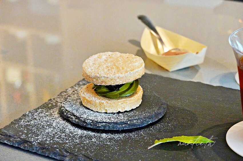 【台北】圓山站｜Coftail Taipei 酒咖，春末 Umai Set ，達克瓦茲、杏仁酒布丁