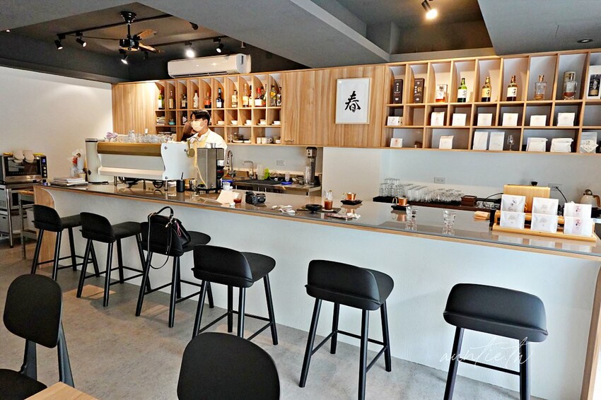 【台北】圓山站｜Coftail Taipei 酒咖，春末 Umai Set ，達克瓦茲、杏仁酒布丁