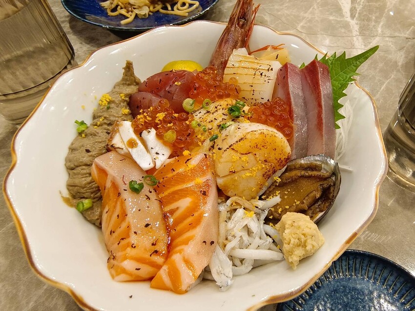 365893.jpg - 【屏東.小琉球】寵物友善餐廳推薦。小島燒日式料理。推海鮮丼飯