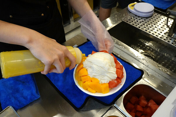 好吃台北公館冰店推薦-何家甜品鋪公館汀州店,公館好吃雪花冰外送 (29).jpg