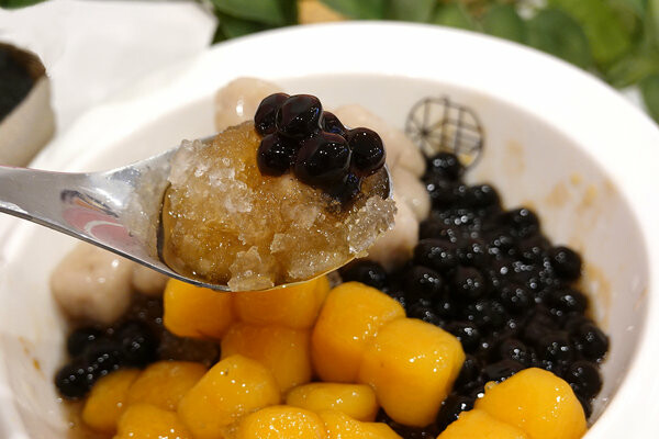 好吃台北公館冰店推薦-何家甜品鋪公館汀州店,公館好吃雪花冰外送 (33).jpg