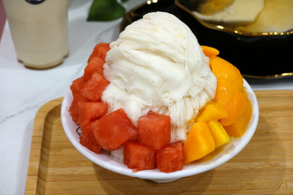 好吃台北公館冰店推薦-何家甜品鋪公館汀州店,公館好吃雪花冰外送 (30).jpg