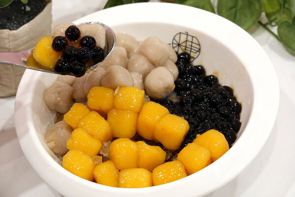 好吃台北公館冰店推薦-何家甜品鋪公館汀州店,公館好吃雪花冰外送 (32).jpg