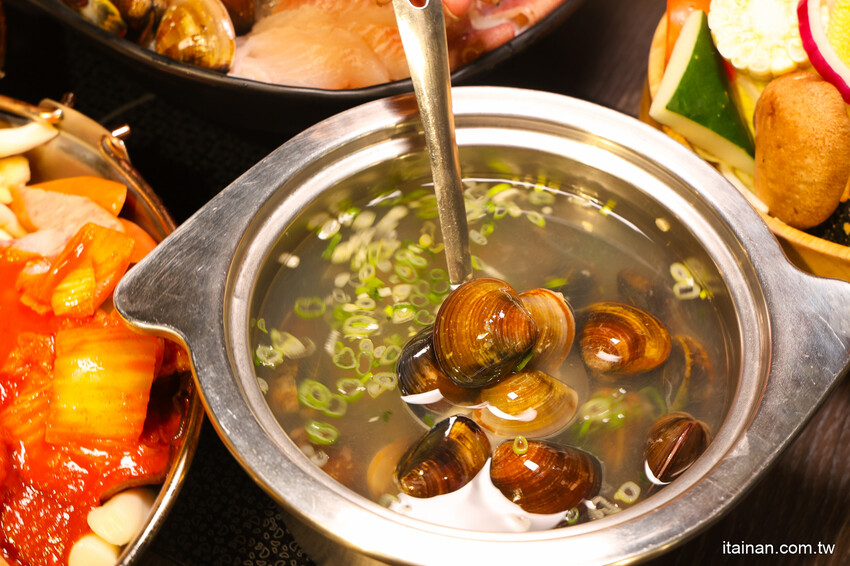 台南火鍋「貳鍋三新精緻鍋物」對中名字免費請你吃蝦蝦! @台南好Food遊