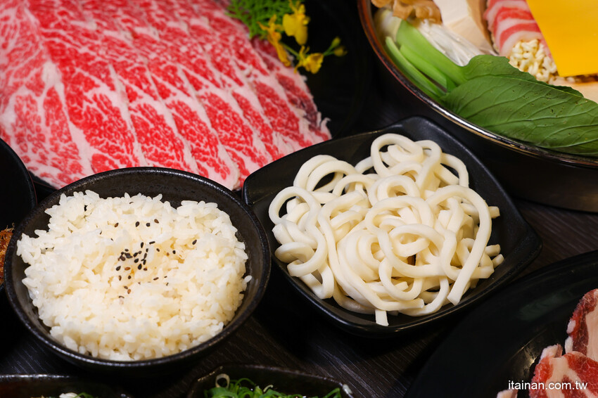 台南火鍋「貳鍋三新精緻鍋物」對中名字免費請你吃蝦蝦! @台南好Food遊