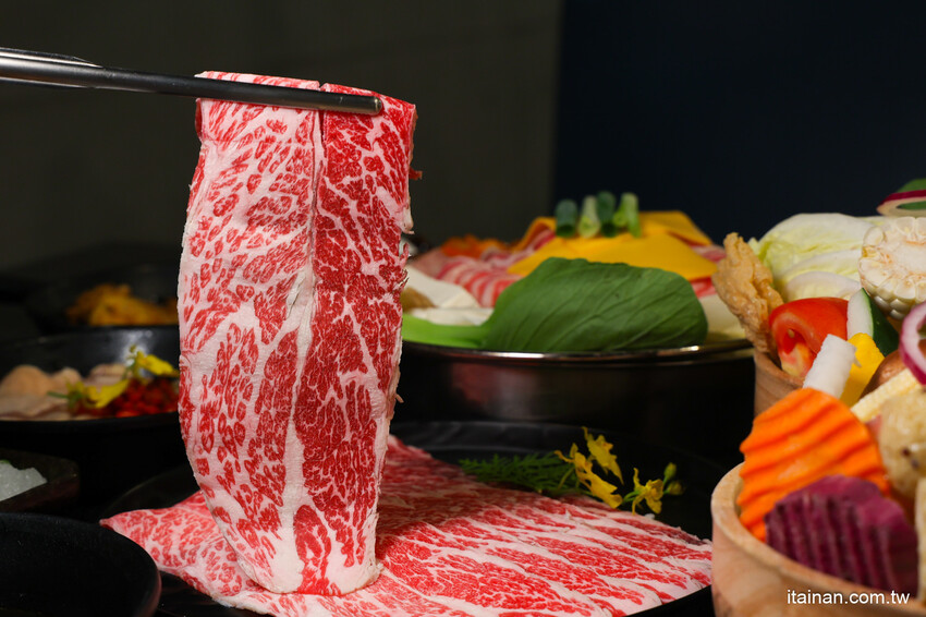 台南火鍋「貳鍋三新精緻鍋物」對中名字免費請你吃蝦蝦! @台南好Food遊