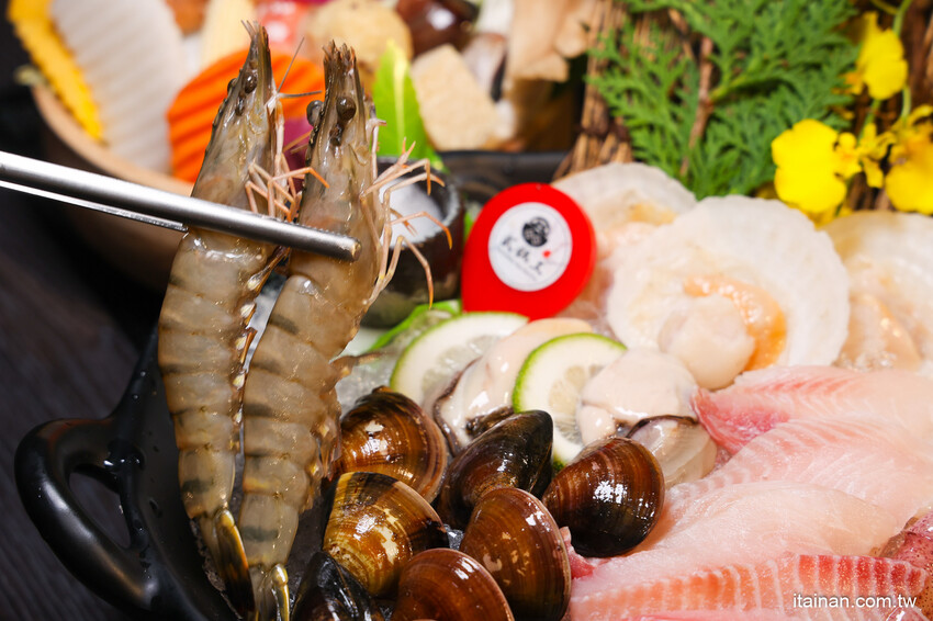 台南火鍋「貳鍋三新精緻鍋物」對中名字免費請你吃蝦蝦! @台南好Food遊