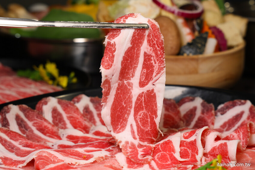 台南火鍋「貳鍋三新精緻鍋物」對中名字免費請你吃蝦蝦! @台南好Food遊