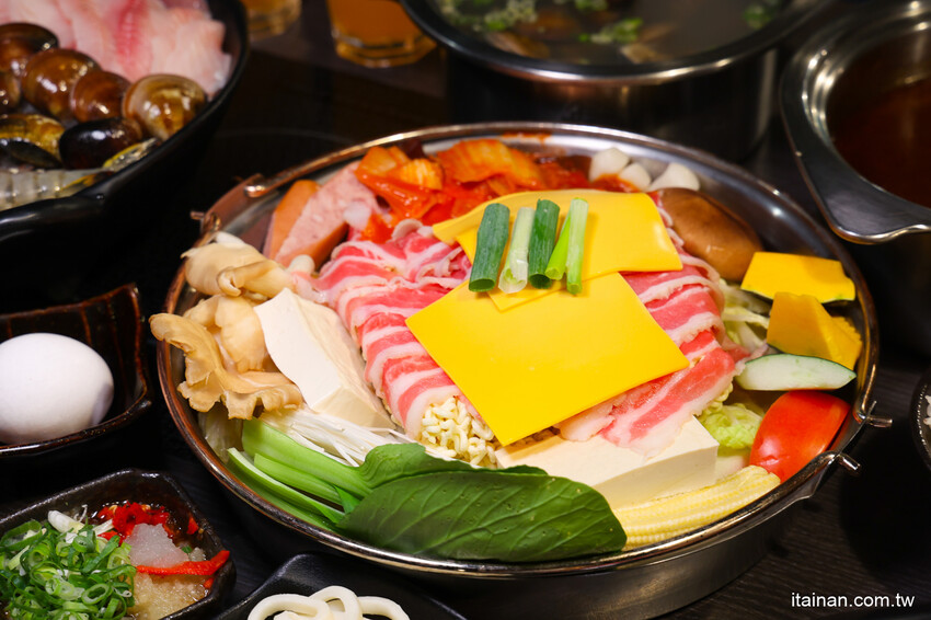 台南火鍋「貳鍋三新精緻鍋物」對中名字免費請你吃蝦蝦! @台南好Food遊