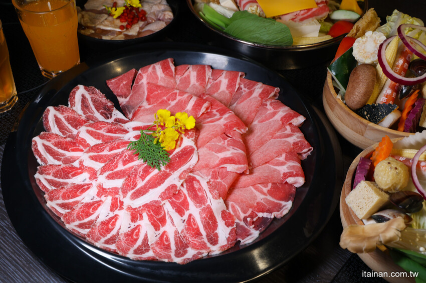 台南火鍋「貳鍋三新精緻鍋物」對中名字免費請你吃蝦蝦! @台南好Food遊