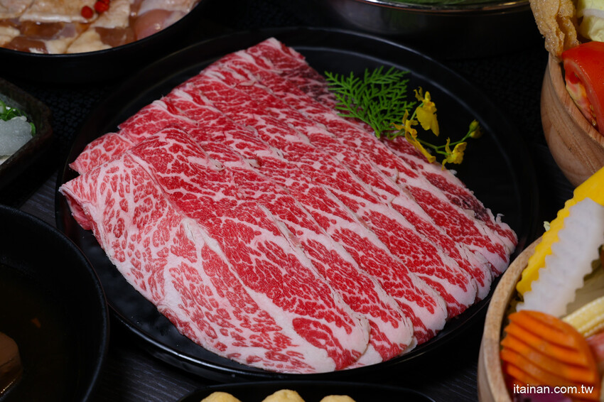 台南火鍋「貳鍋三新精緻鍋物」對中名字免費請你吃蝦蝦! @台南好Food遊