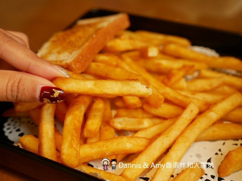 湖口牛排餐廳分享︱京典日式炸牛專賣店。肉量令人滿意熟度自己決定,自助吧飲料冰淇淋濃湯甜品無限享用 - Dannis Amy魯蛋妹大腸弟︱美食旅遊生活