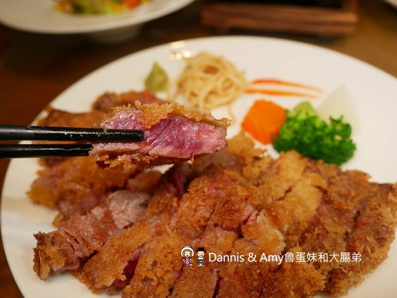 湖口牛排餐廳分享︱京典日式炸牛專賣店。肉量令人滿意熟度自己決定,自助吧飲料冰淇淋濃湯甜品無限享用 - Dannis Amy魯蛋妹大腸弟︱美食旅遊生活