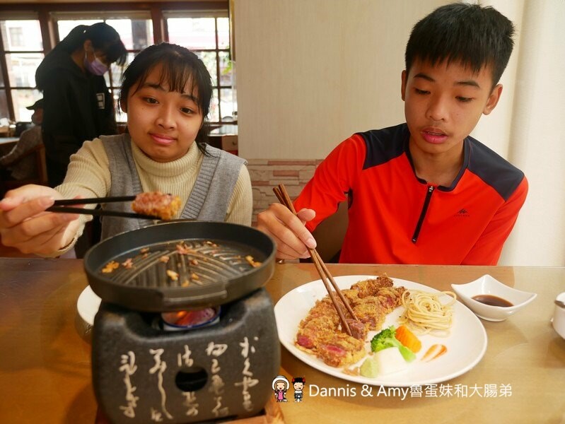 湖口牛排餐廳分享︱京典日式炸牛專賣店。肉量令人滿意熟度自己決定,自助吧飲料冰淇淋濃湯甜品無限享用 - Dannis Amy魯蛋妹大腸弟︱美食旅遊生活