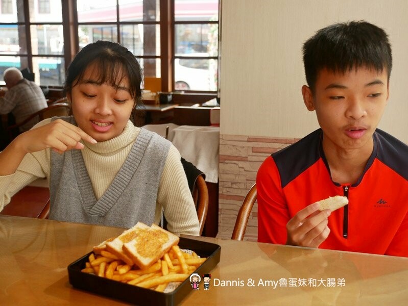 湖口牛排餐廳分享︱京典日式炸牛專賣店。肉量令人滿意熟度自己決定,自助吧飲料冰淇淋濃湯甜品無限享用 - Dannis Amy魯蛋妹大腸弟︱美食旅遊生活