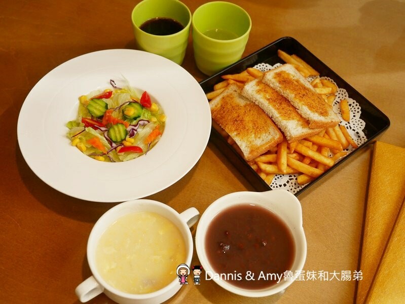 湖口牛排餐廳分享︱京典日式炸牛專賣店。肉量令人滿意熟度自己決定,自助吧飲料冰淇淋濃湯甜品無限享用 - Dannis Amy魯蛋妹大腸弟︱美食旅遊生活