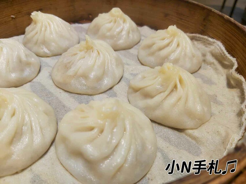 桃園火車站美食:一鋒杭麵食館 中式料理，紅燒牛肉麵、湯包、鮮肉炒手、酸辣湯 桃園美食 - 小N手札 Nancynote