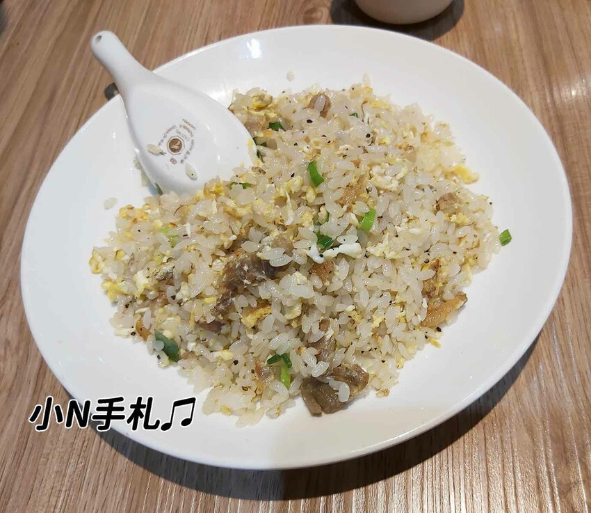 桃園火車站美食:一鋒杭麵食館 中式料理，紅燒牛肉麵、湯包、鮮肉炒手、酸辣湯 桃園美食 - 小N手札 Nancynote