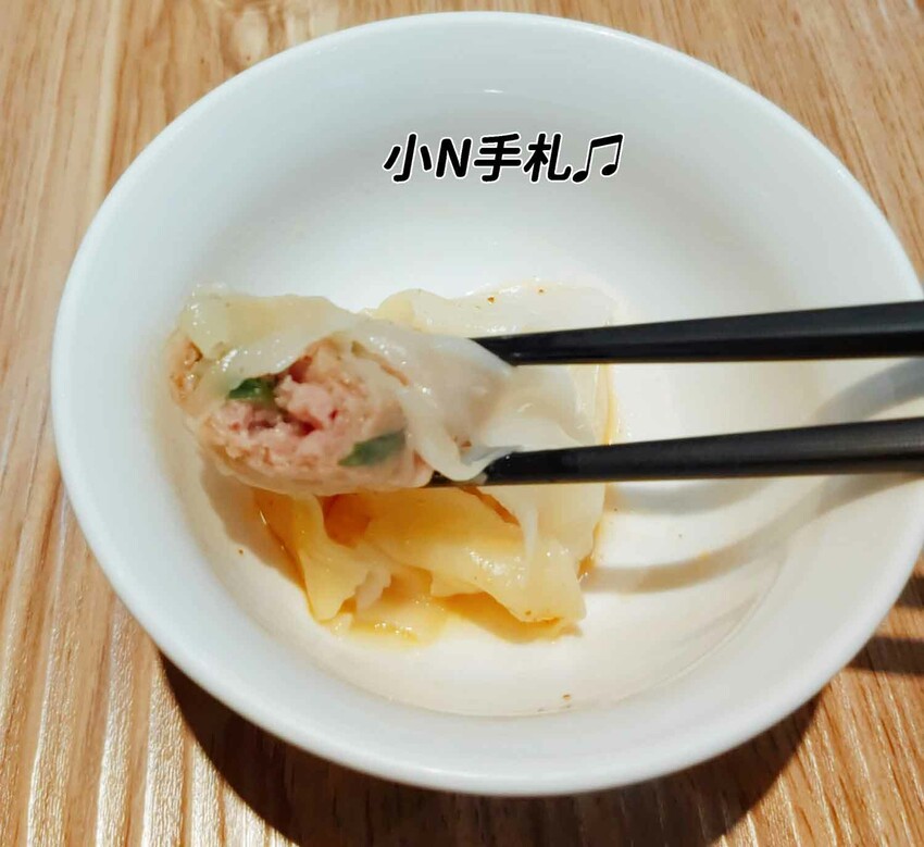 桃園火車站美食:一鋒杭麵食館 中式料理，紅燒牛肉麵、湯包、鮮肉炒手、酸辣湯 桃園美食 - 小N手札 Nancynote