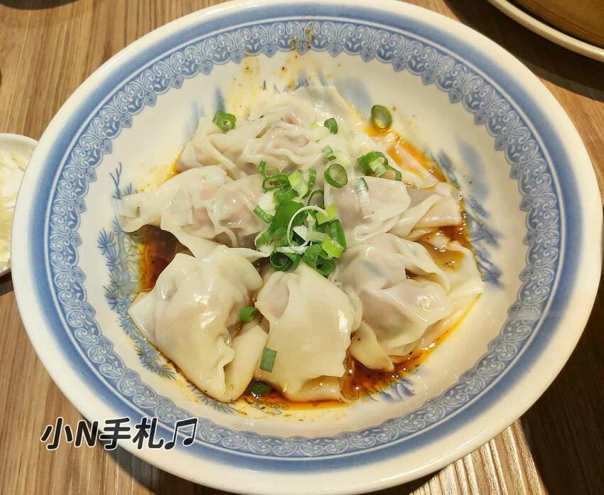 桃園火車站美食:一鋒杭麵食館 中式料理，紅燒牛肉麵、湯包、鮮肉炒手、酸辣湯 桃園美食 - 小N手札 Nancynote