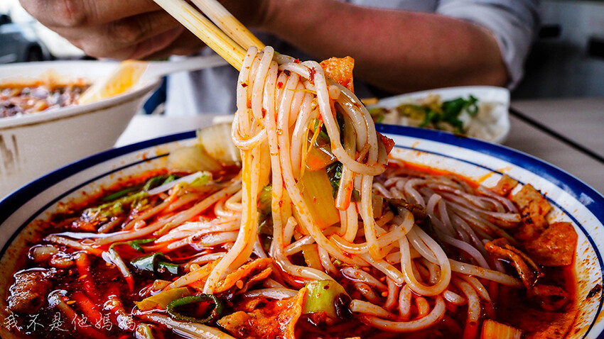 淡水美食,淡水捷運站美食,淡水中正路美食,重慶小麵,酸辣粉推薦,淡水螺獅粉,淡水酸辣粉推薦,淡水老街美食,淡水大都會廣場,淡水四川料理