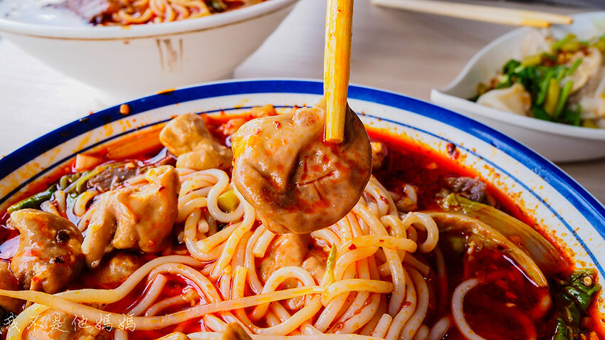 淡水美食,淡水捷運站美食,淡水中正路美食,重慶小麵,酸辣粉推薦,淡水螺獅粉,淡水酸辣粉推薦,淡水老街美食,淡水大都會廣場,淡水四川料理