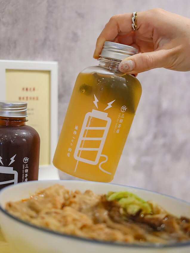 三顧茅廬新竹民生Plus | 限主時滿一送一!百來種滷味任君挑選,麻辣小火鍋湯頭層次豐富,乾拌系列當消夜清爽無負擔