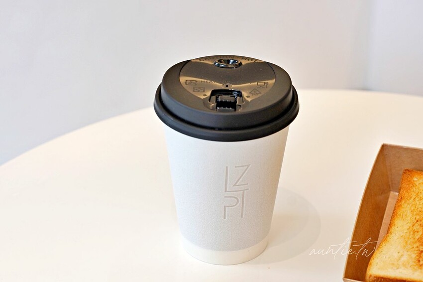 【台北】CEO Kitchen | LZPT Eatery沙漠虛無風格的裝潢與甜點咖啡廳