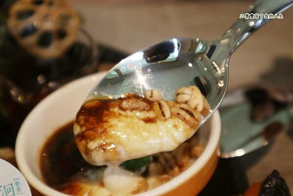 一中商圈早午餐｜台中美食【洄流Stream早午餐】現做美味餐點 洄流無敵大早午餐 沙拉富翁 充滿愛心的寵物友