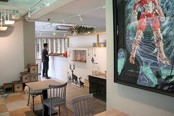 一中商圈早午餐｜台中美食【洄流Stream早午餐】現做美味餐點 洄流無敵大早午餐 沙拉富翁 充滿愛心的寵物友