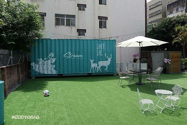 一中商圈早午餐｜台中美食【洄流Stream早午餐】現做美味餐點 洄流無敵大早午餐 沙拉富翁 充滿愛心的寵物友