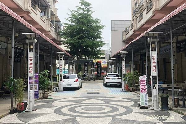 一中商圈早午餐｜台中美食【洄流Stream早午餐】現做美味餐點 洄流無敵大早午餐 沙拉富翁 充滿愛心的寵物友