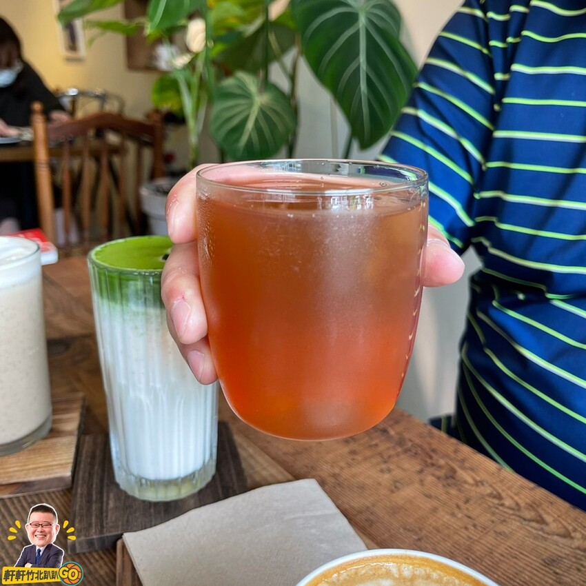 在恬靜愜意的氛圍品茶飲.享受手作甜點 買醉布丁.水蜜桃伯爵茶捲.台灣茶.馬薩拉香料奶茶