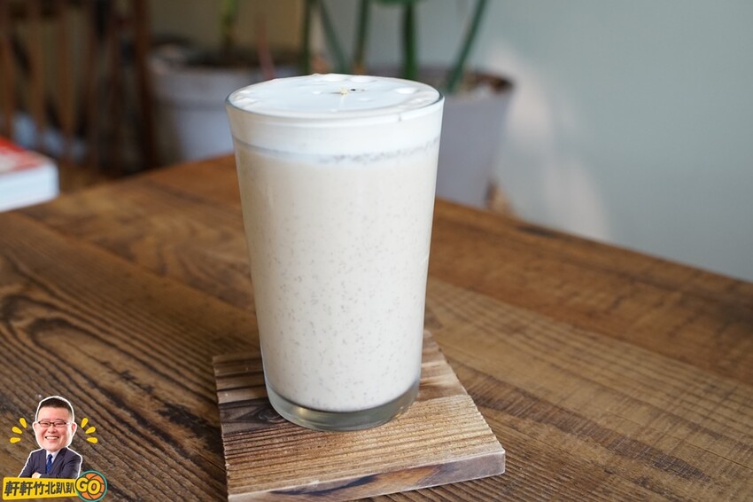 在恬靜愜意的氛圍品茶飲.享受手作甜點 買醉布丁.水蜜桃伯爵茶捲.台灣茶.馬薩拉香料奶茶